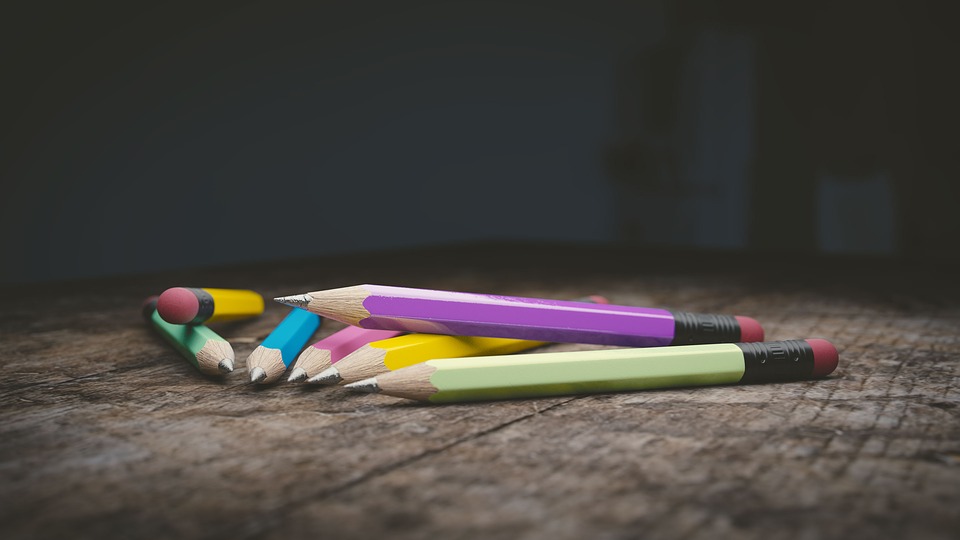different colors of pencils